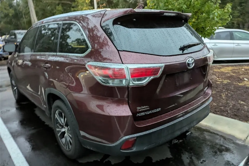 2016 Toyota Highlander XLE photo 1