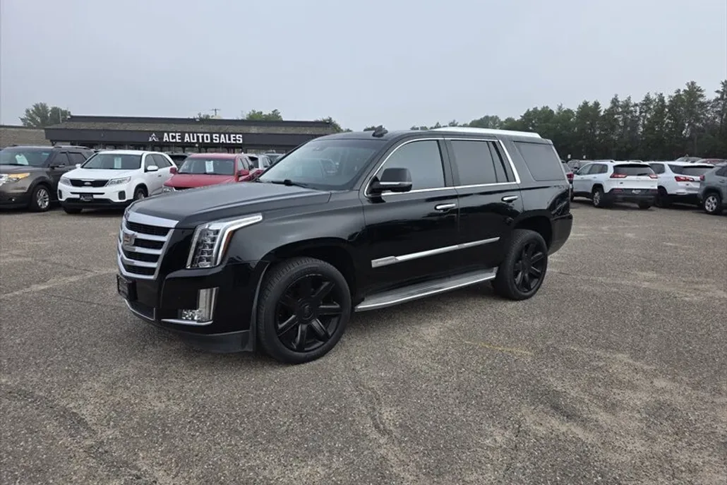 2015 Cadillac Escalade Luxury photo 1