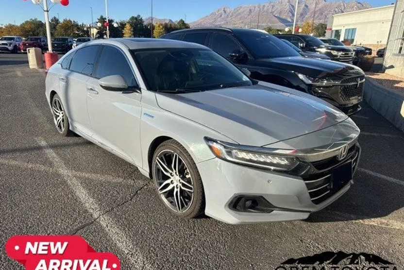 2022 Honda Accord Touring photo 1