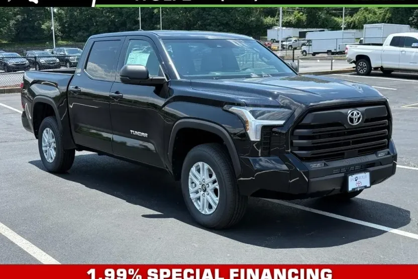2025 Toyota Tundra SR5 CrewMax photo 1