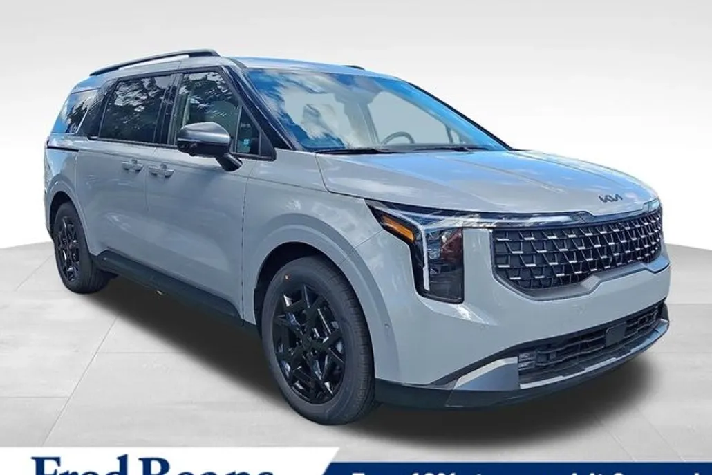 2026 Kia Carnival SX photo 1