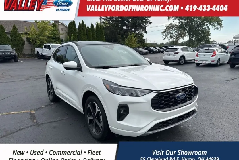 2023 Ford Escape ST-Line Select photo 1