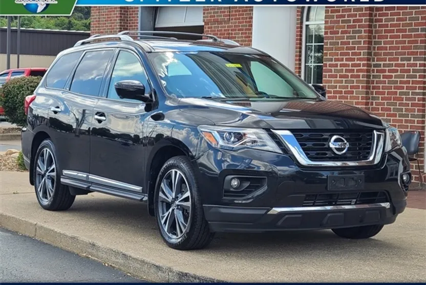 2020 Nissan Pathfinder Platinum photo 1