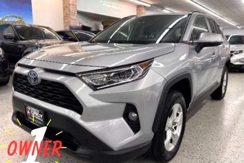 2021 Toyota RAV4 Hybrid XLE photo 1