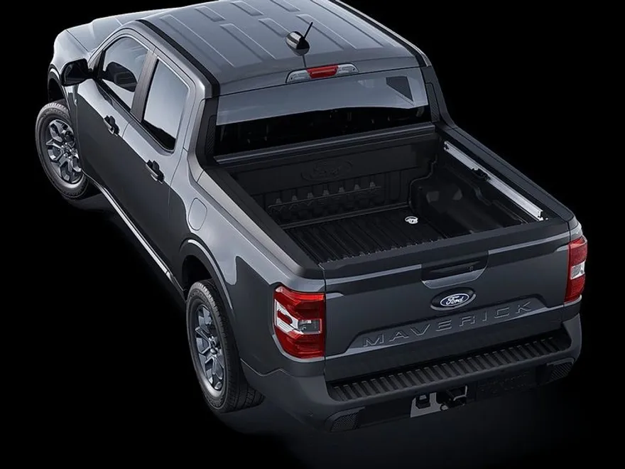 2025 Ford Maverick XLT photo 1
