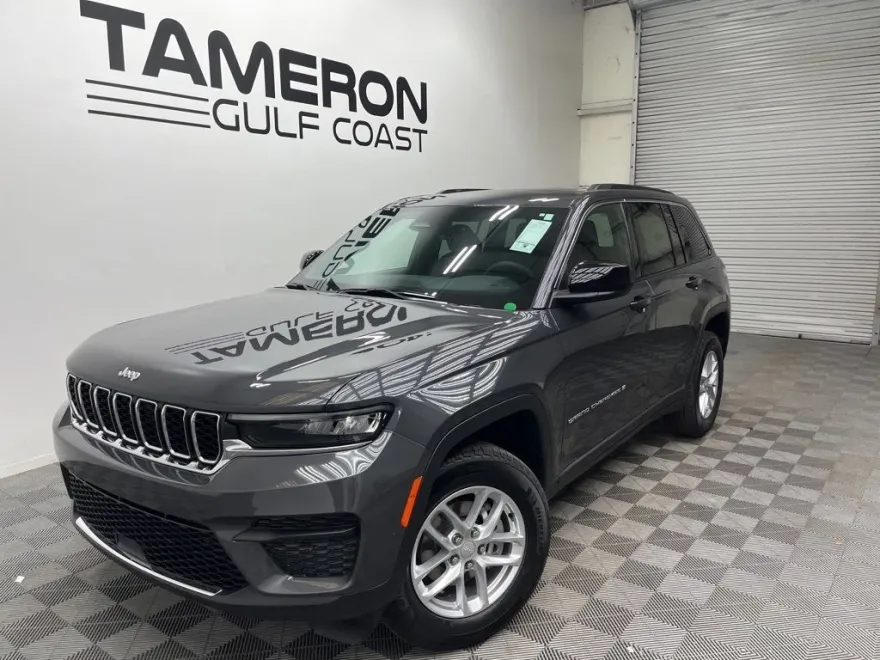 2025 Jeep Grand Cherokee Laredo photo 1