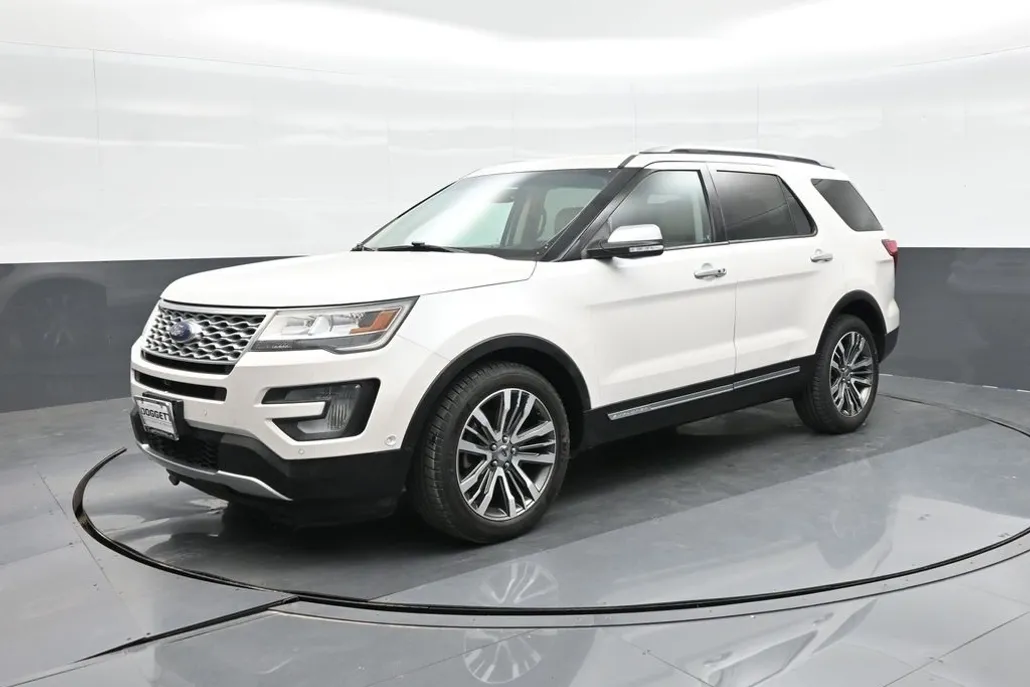 2017 Ford Explorer Platinum photo 1