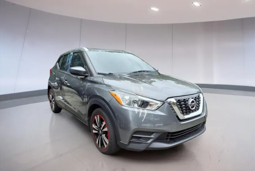 2019 Nissan Kicks SV photo 1