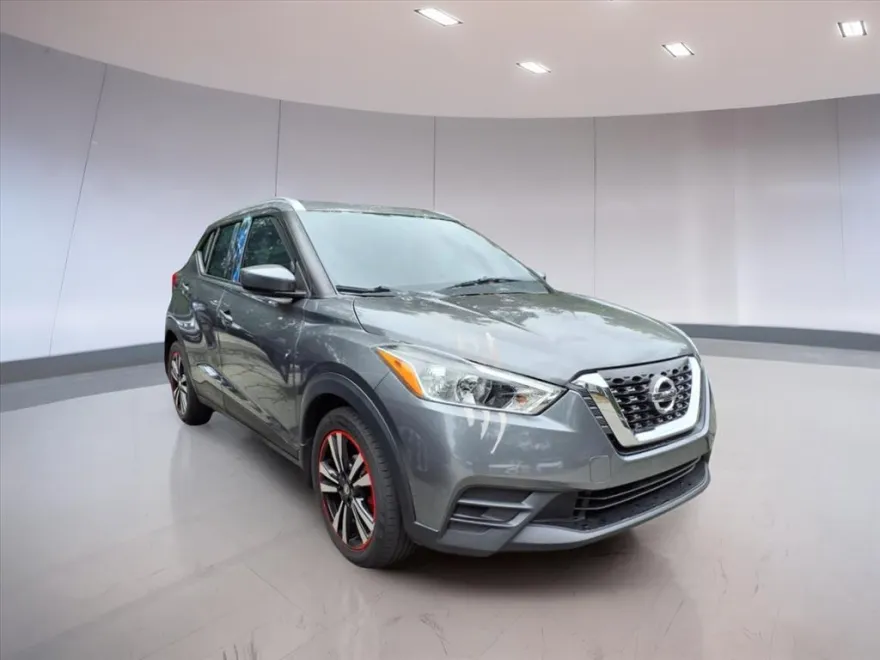 2019 Nissan Kicks SV photo 1