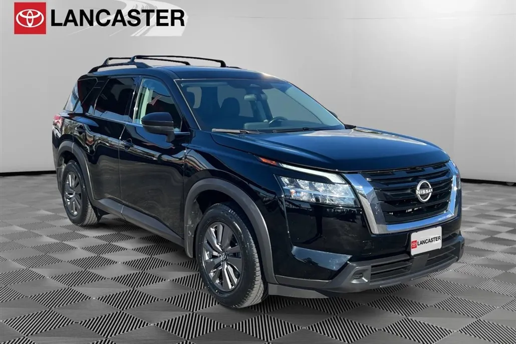 2022 Nissan Pathfinder SV photo 1
