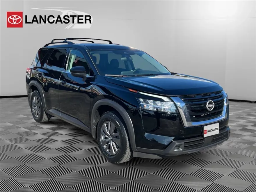 2022 Nissan Pathfinder SV photo 1