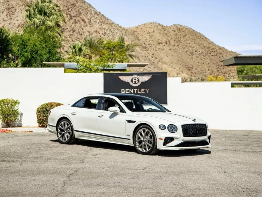 2025 Bentley Flying Spur Speed photo 1