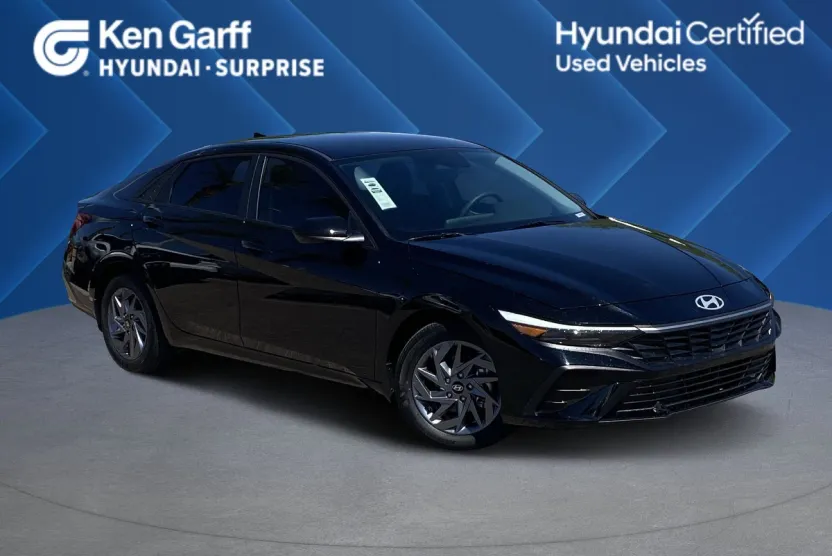 2024 Hyundai Elantra SEL photo 1