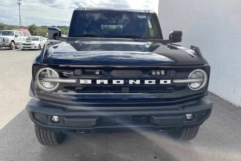 2025 Ford Bronco Outer Banks photo 1