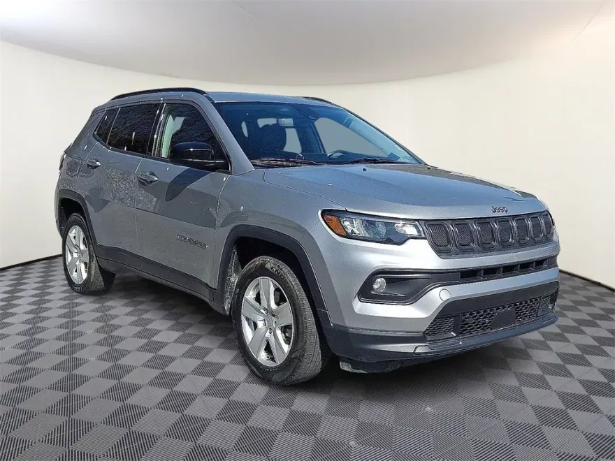 2022 Jeep Compass Latitude photo 1