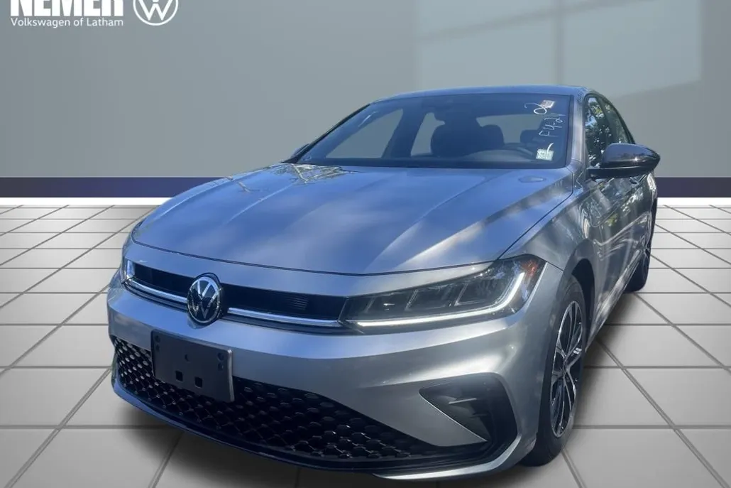 2025 Volkswagen Jetta 1.5T Sport photo 1
