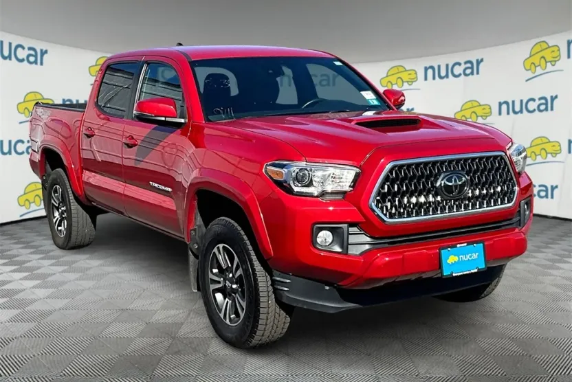 2019 Toyota Tacoma TRD Sport photo 1