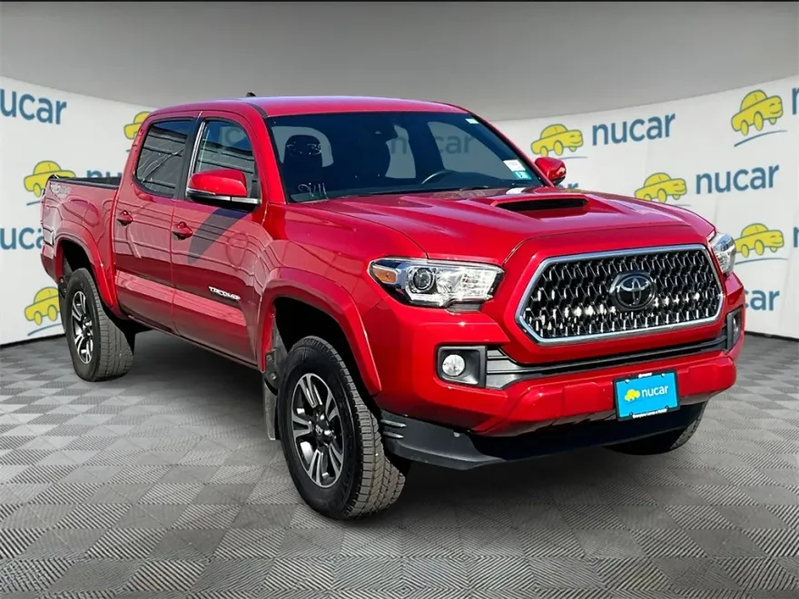 2019 Toyota Tacoma TRD Sport photo 1