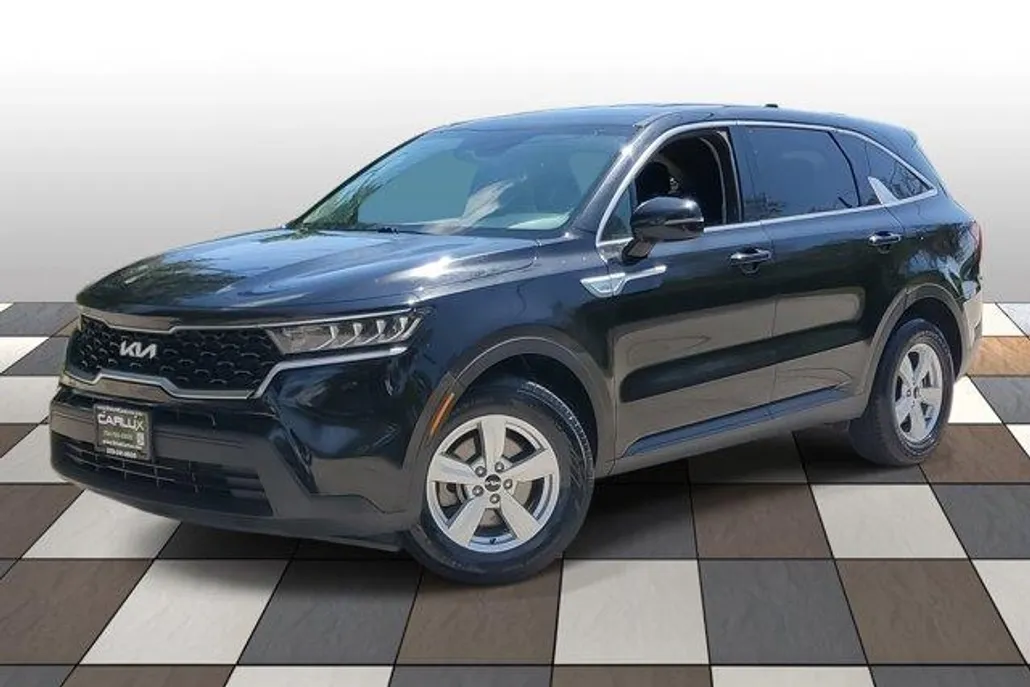 2022 Kia Sorento LX photo 1