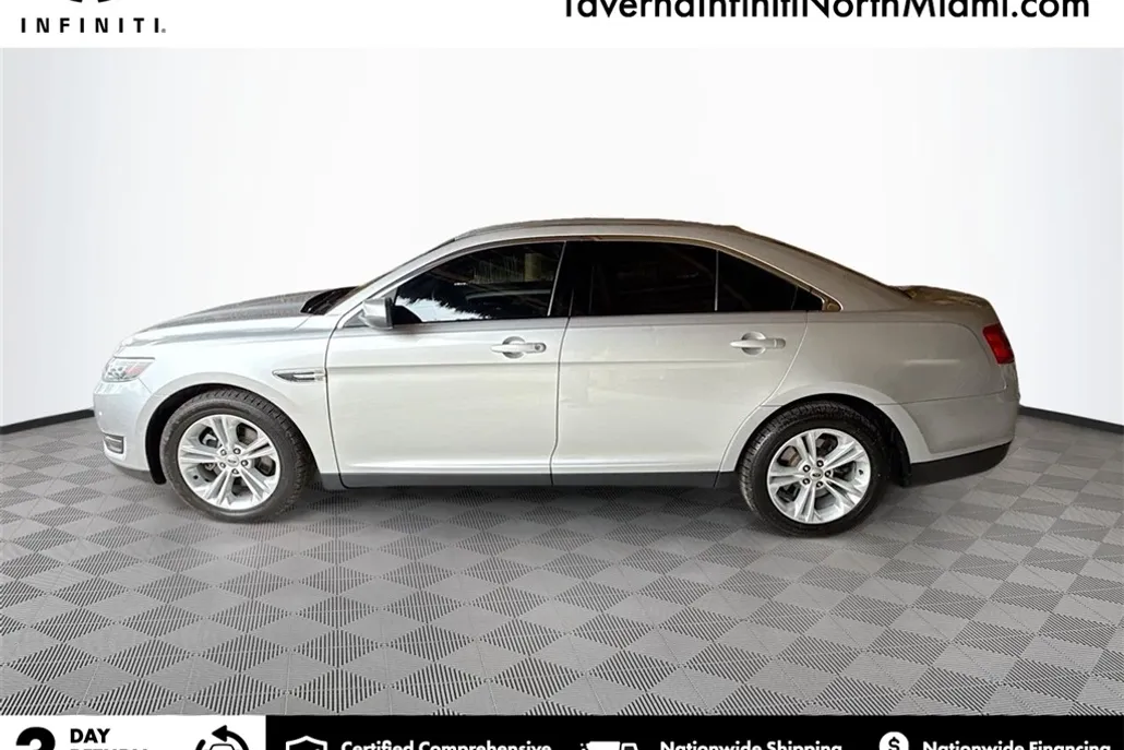 2018 Ford Taurus SEL photo 1