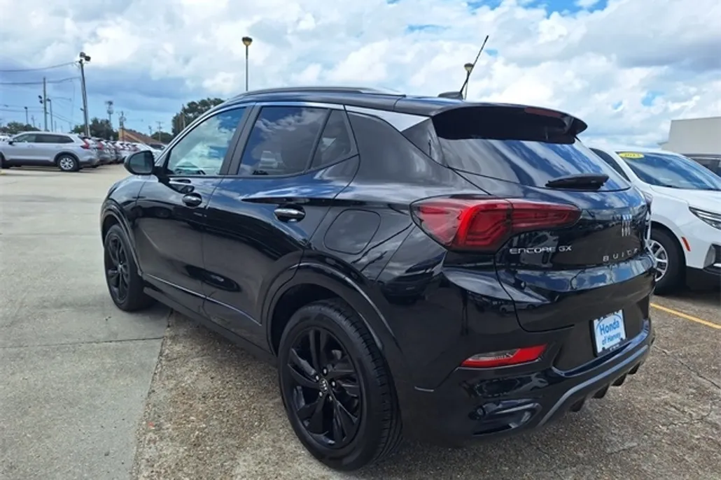 2024 Buick Encore GX Sport Touring photo 1