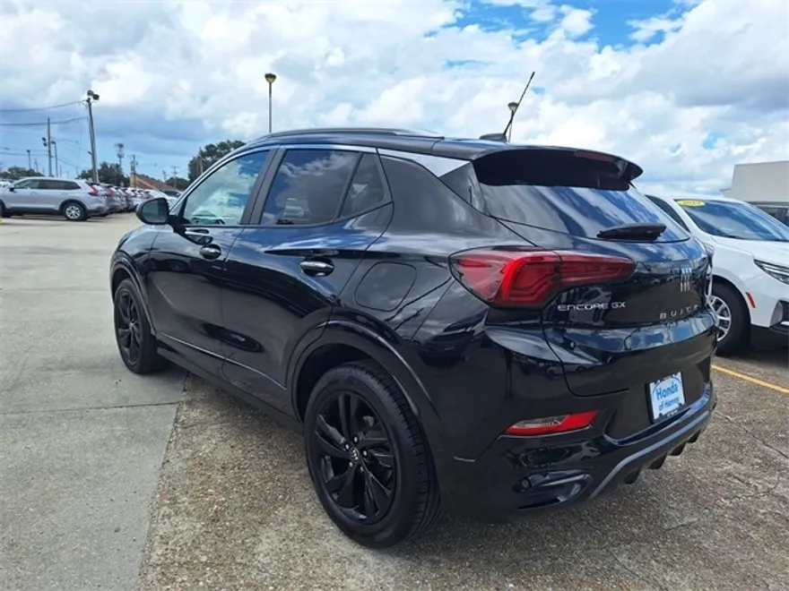 2024 Buick Encore GX Sport Touring photo 1