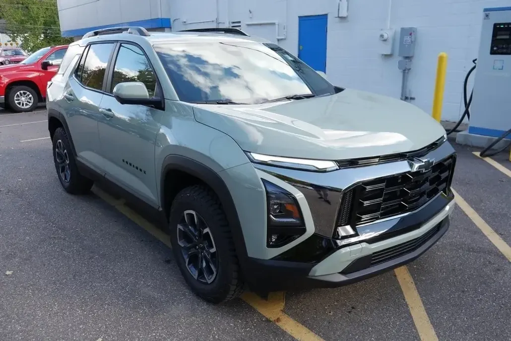 2026 Chevrolet Equinox ACTIV photo 1