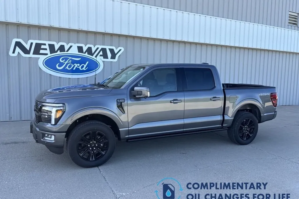 2025 Ford F-150 Platinum photo 1