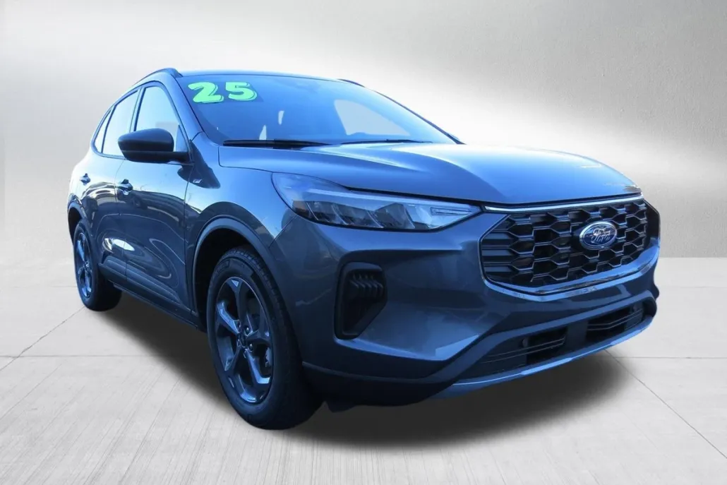 2025 Ford Escape ST-Line photo 1