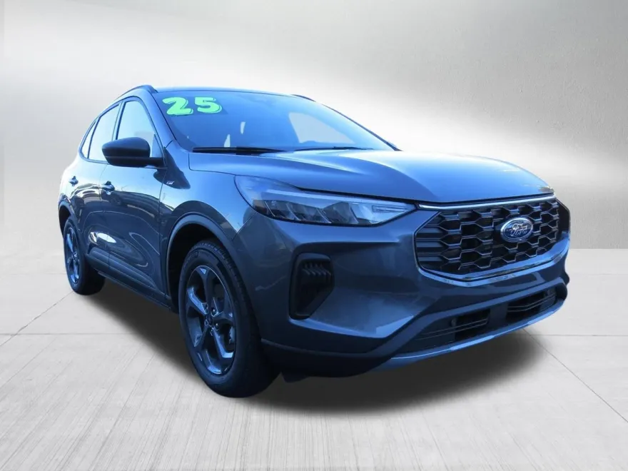 2025 Ford Escape ST-Line photo 1
