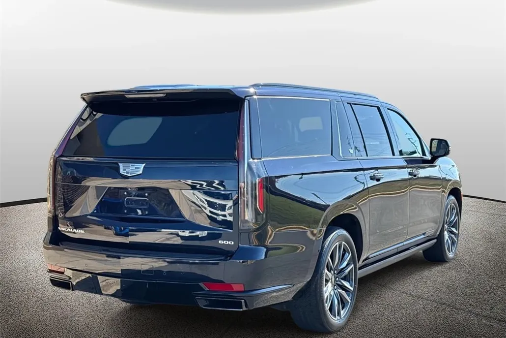 2021 Cadillac Escalade ESV Sport photo 1