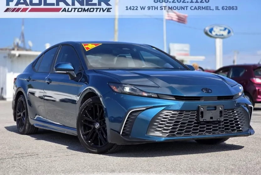 2025 Toyota Camry photo 1