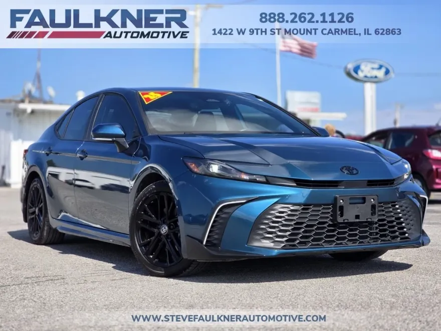 2025 Toyota Camry photo 1