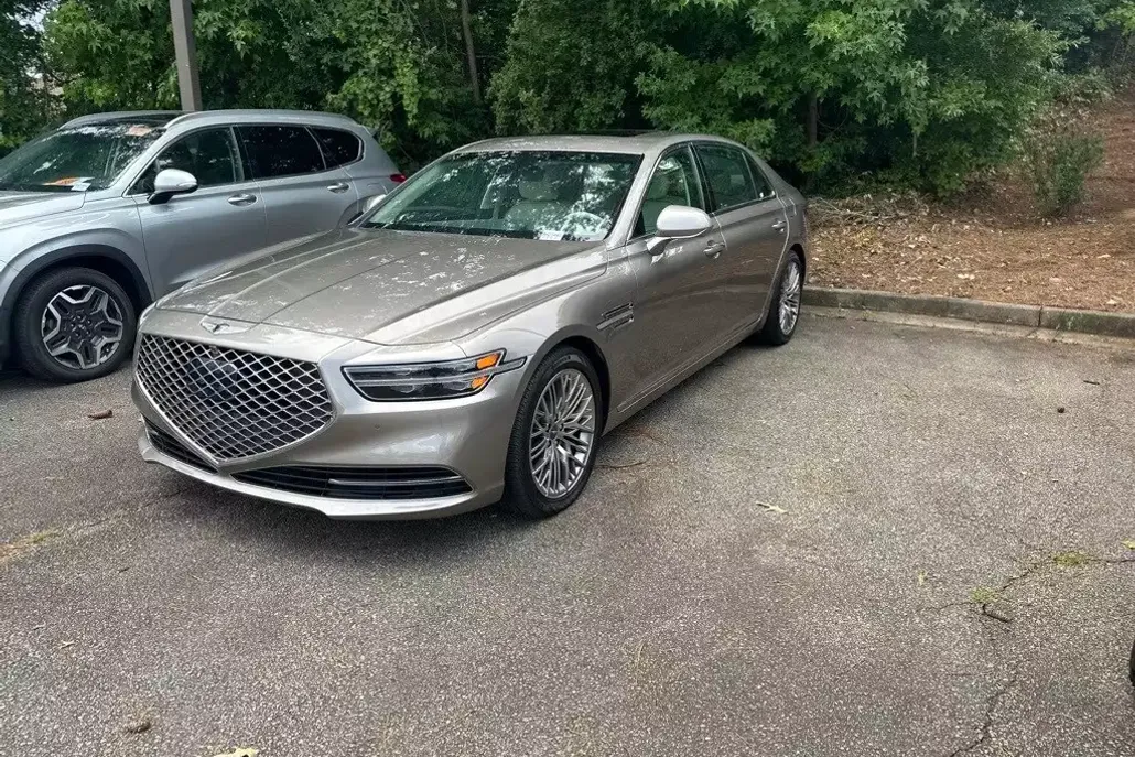 2022 Genesis G90 5.0 Ultimate photo 1