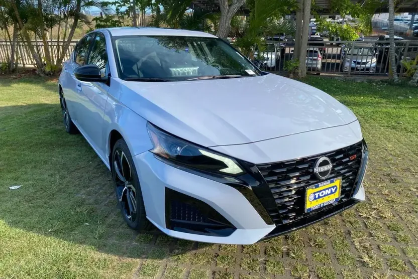 2025 Nissan Altima 2.5 SR photo 1