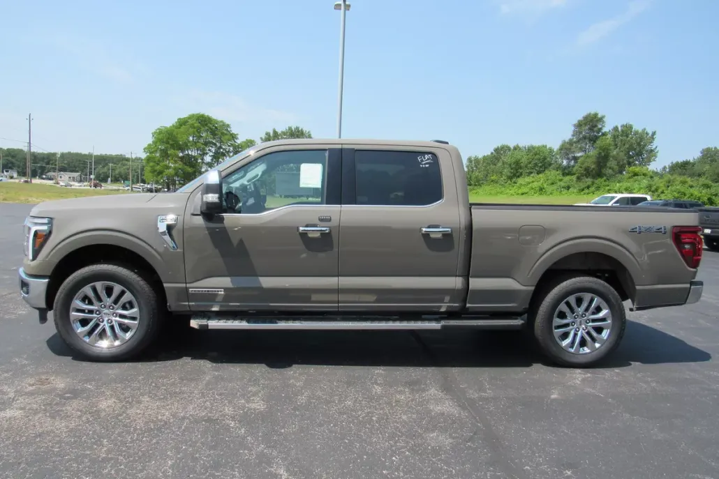 2025 Ford F-150 Lariat photo 1