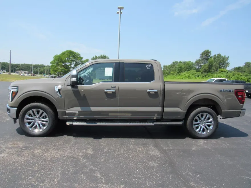 2025 Ford F-150 Lariat photo 1