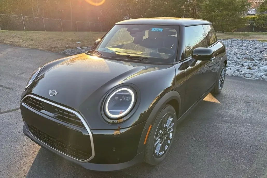 2025 Mini Cooper 2 Door Hardtop photo 1