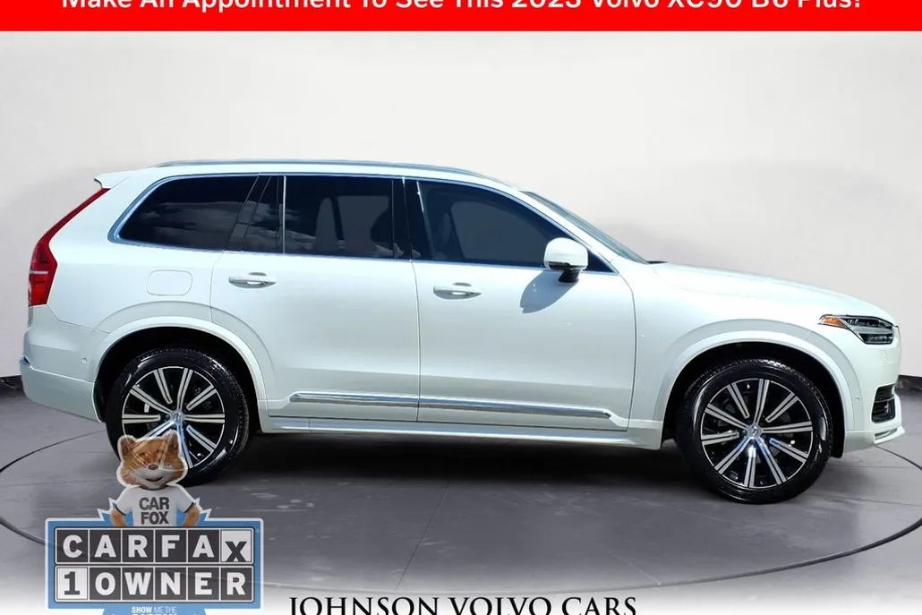 2023 Volvo XC90 Plus photo 1