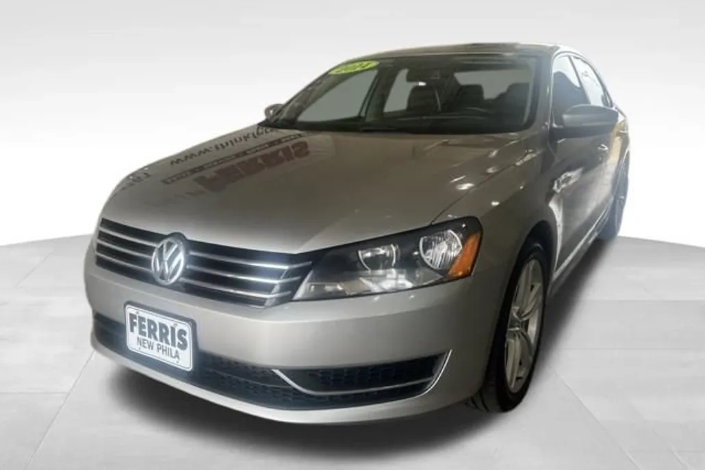 2014 Volkswagen Passat SE photo 1