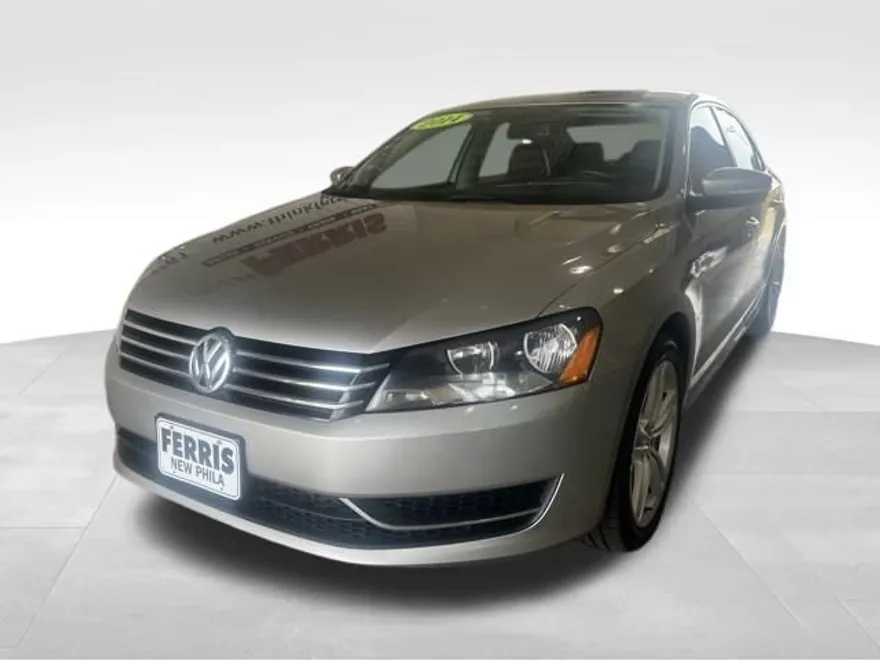 2014 Volkswagen Passat SE photo 1