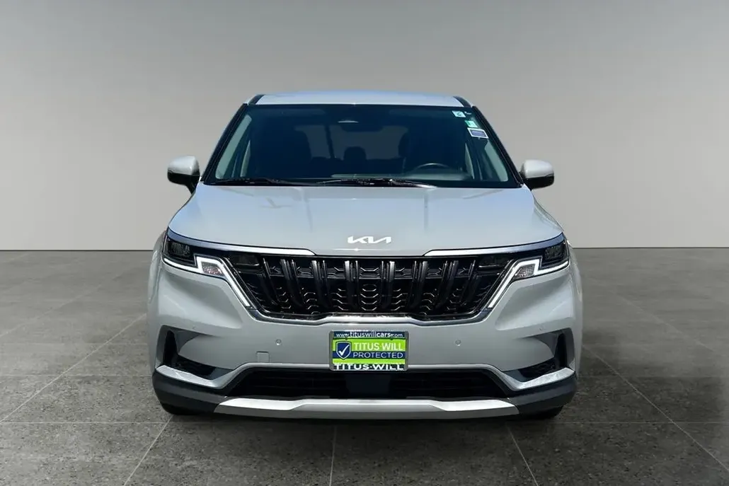 2024 Kia Carnival EX photo 1