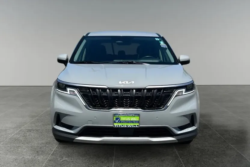 2024 Kia Carnival EX photo 1