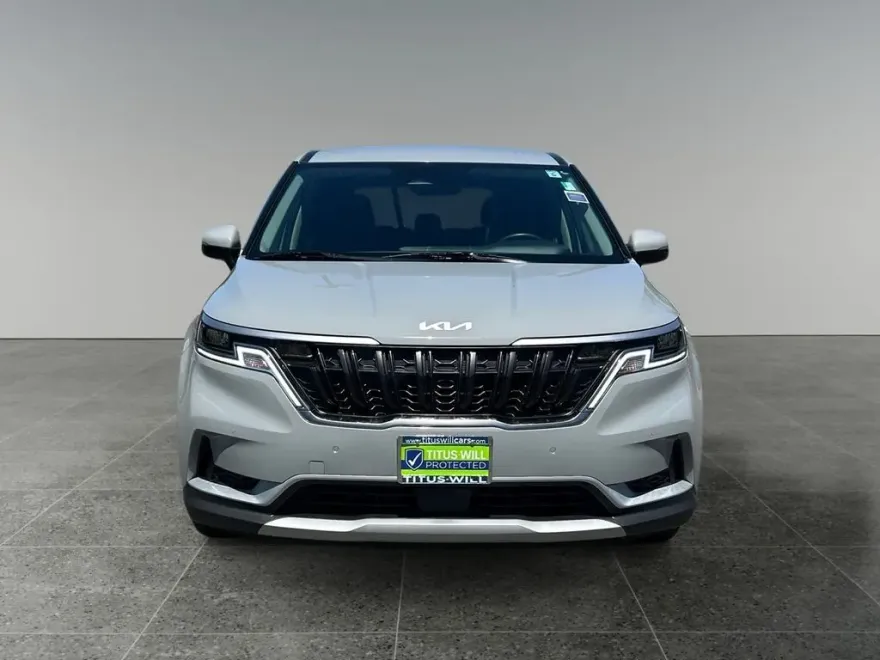 2024 Kia Carnival EX photo 1