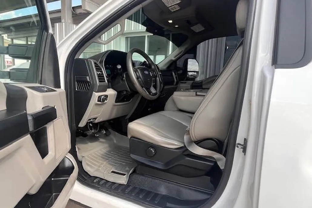 2017 Ford F-350 XL photo 1