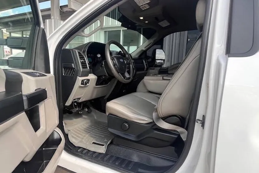 2017 Ford F-350 XL photo 1