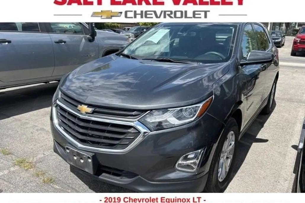 2019 Chevrolet Equinox LT photo 1