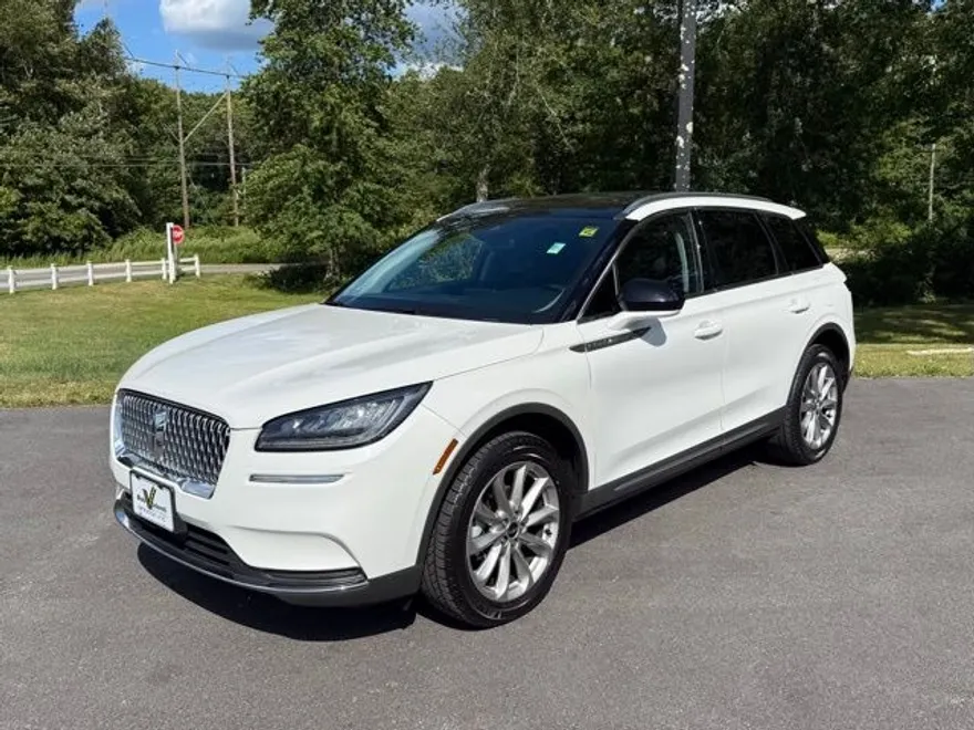 2022 Lincoln Corsair Standard photo 1