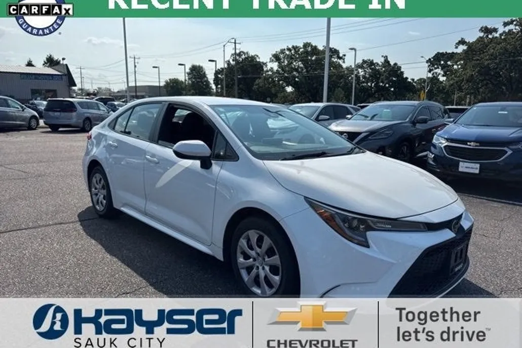 2020 Toyota Corolla LE photo 1