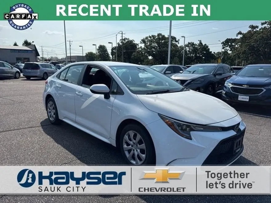 2020 Toyota Corolla LE photo 1